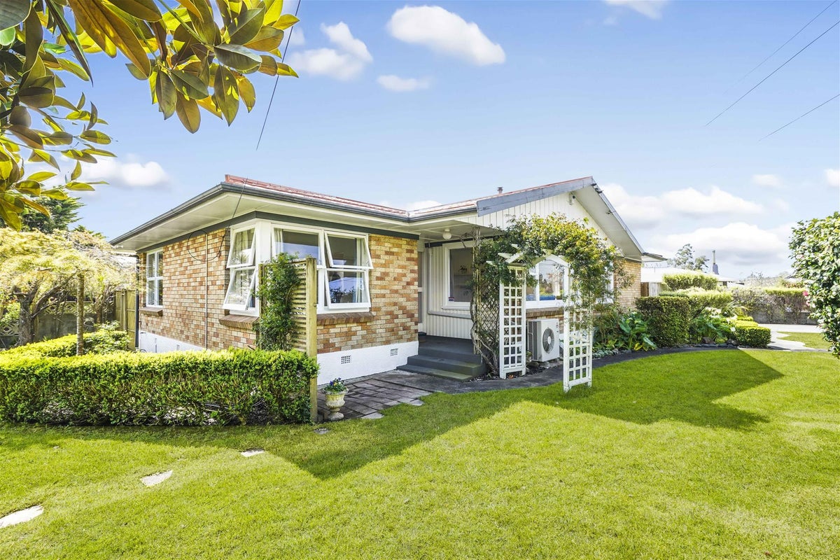 35 Crosby Road, Chartwell, Hamilton - Carousel 2