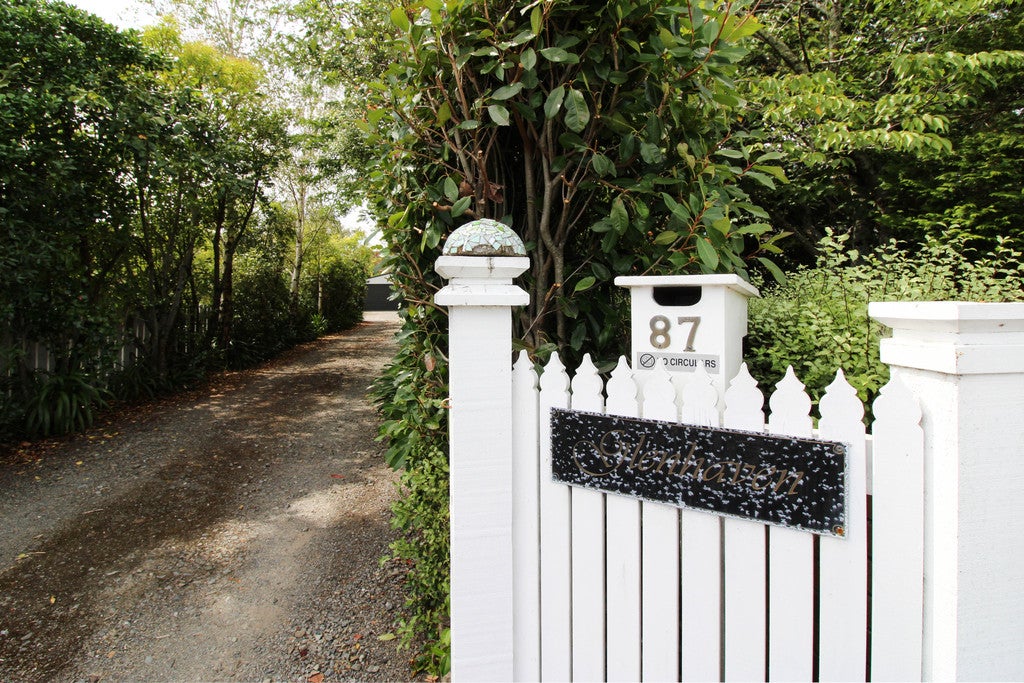 87 Park Road, Carterton - Carousel 20