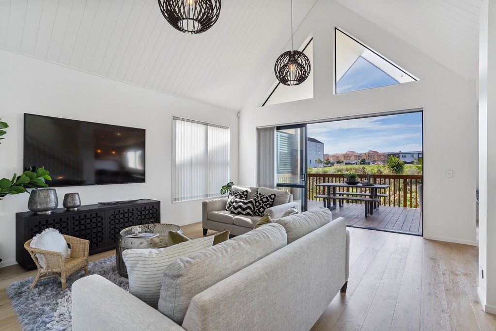 179 Jack Lachlan Drive, Beachlands, Auckland - Carousel 2