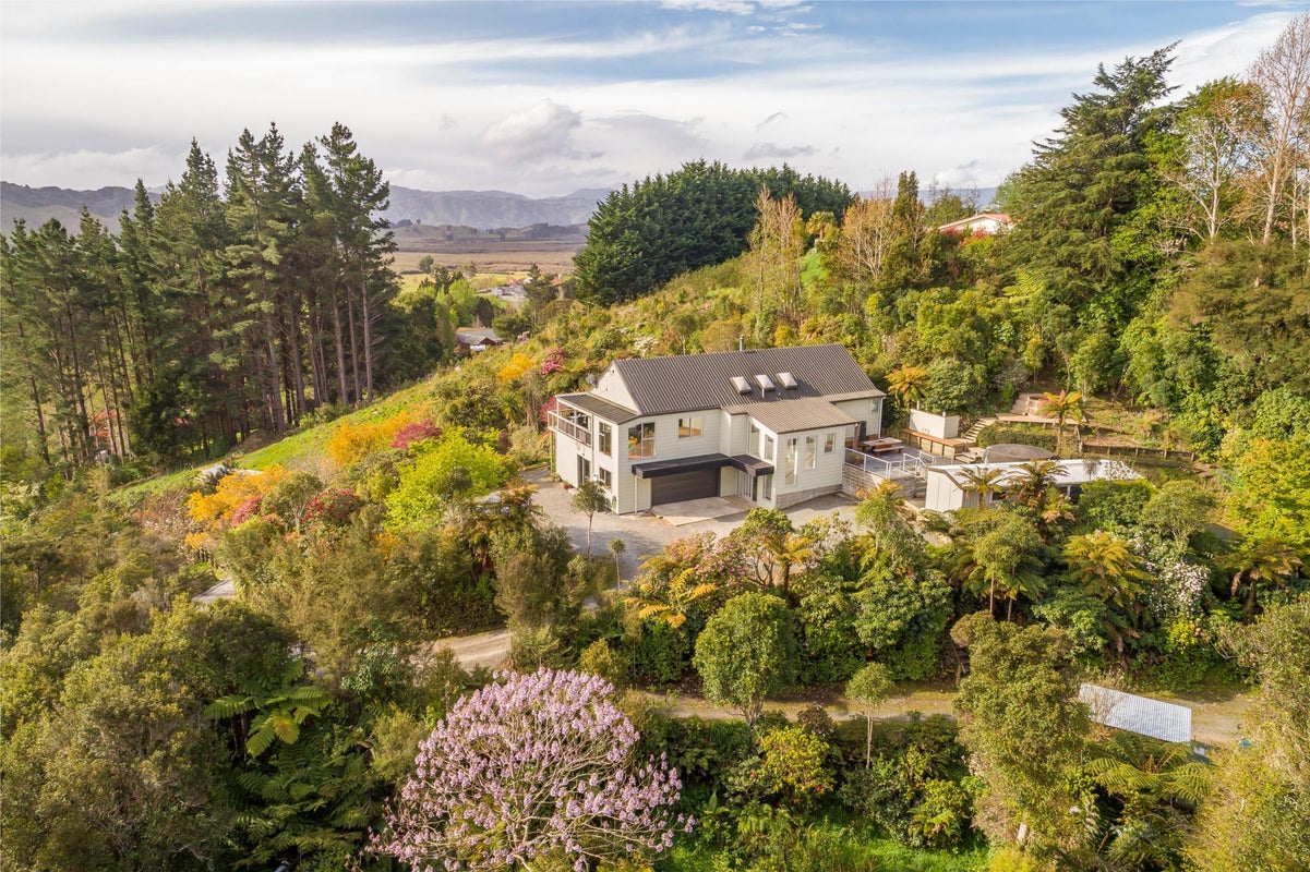 217 Katherine Mansfield Drive, Whitemans Valley, Upper Hutt - Carousel 2