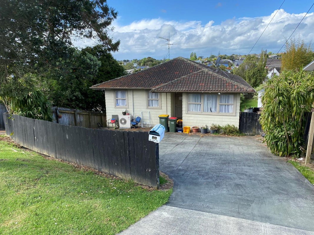 48 Sunnyside Road, Sunnyvale, Auckland - Carousel 1