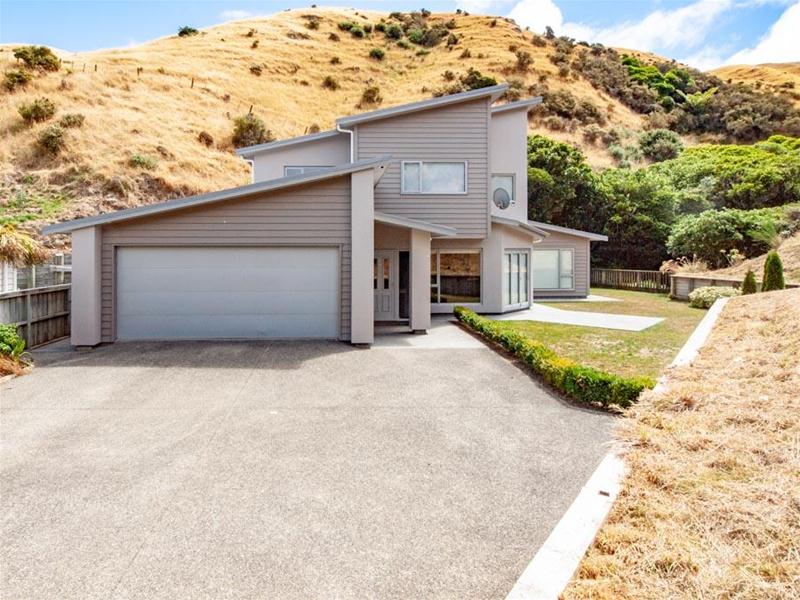 25 Yarnbrook Grove, Churton Park, Wellington - Carousel 1