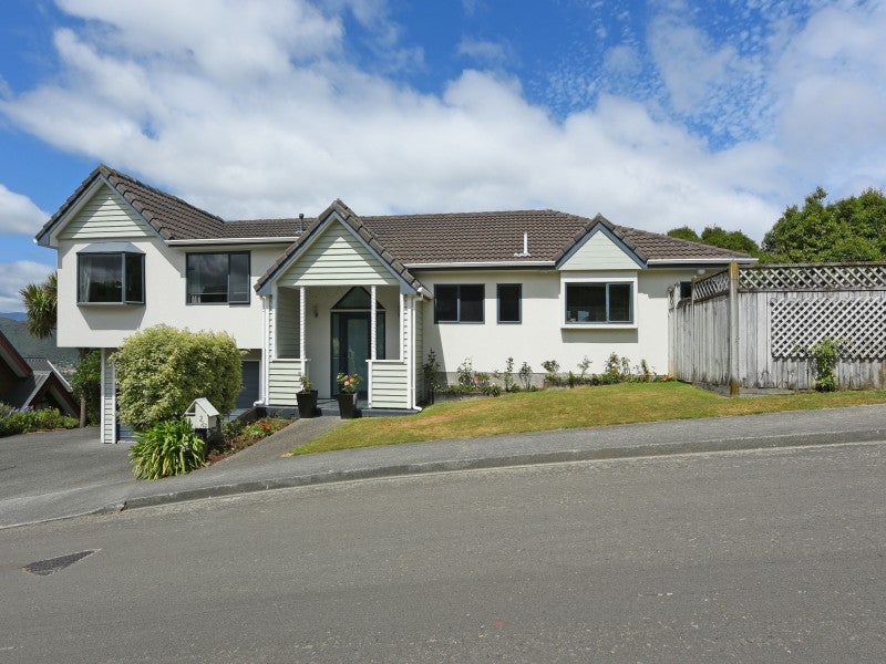 2 Avonlea Grove, Belmont, Lower Hutt - Carousel 1