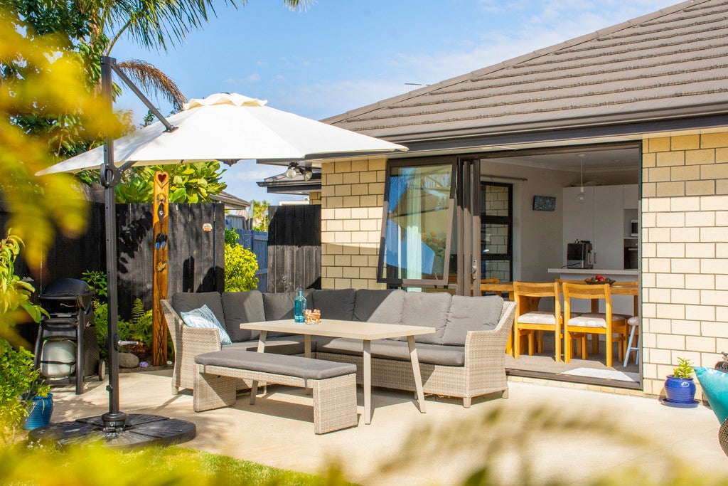 25 Rainey Crescent, Papamoa Beach, Papamoa - Carousel 2