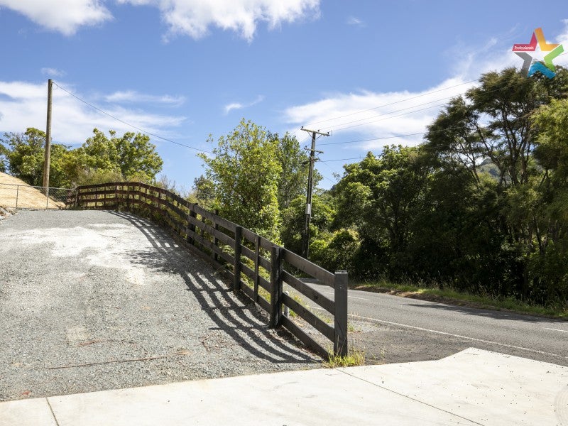 380 Moores Valley Road, Wainuiomata, Lower Hutt - Carousel 1