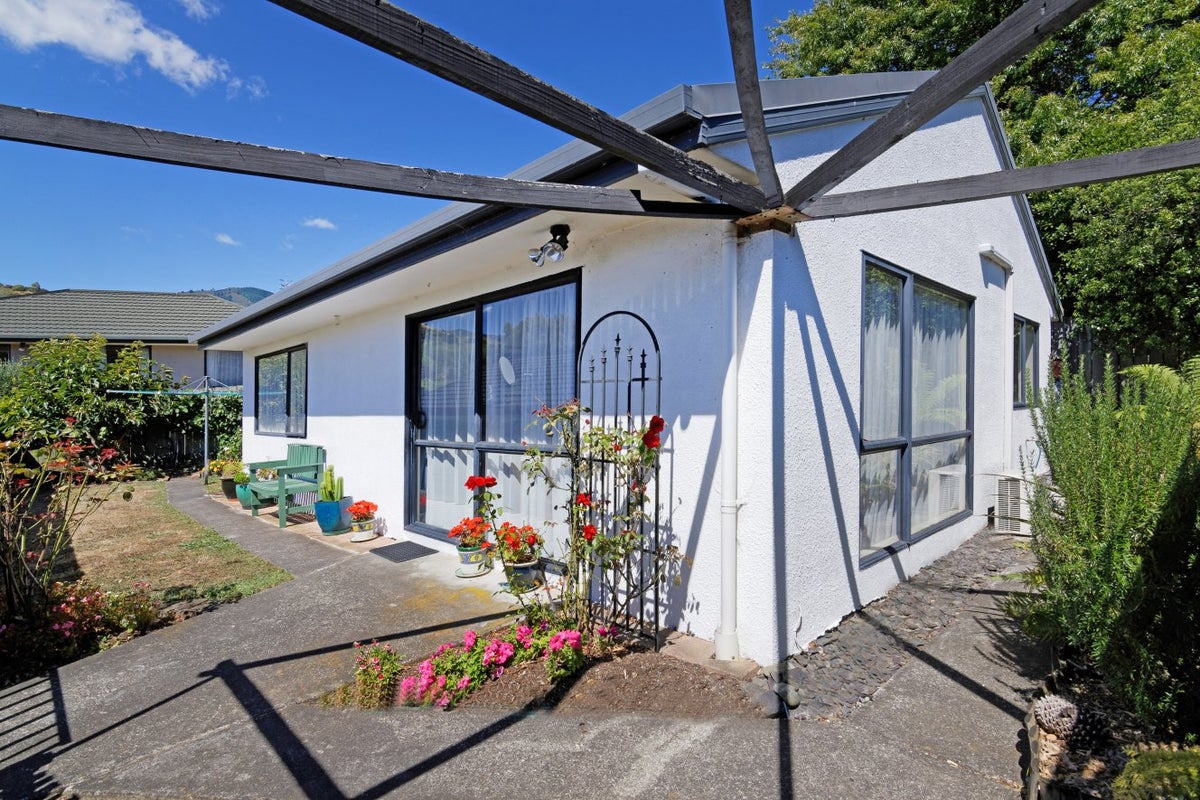 12A Jenkins Place, Wakatu, Nelson - Carousel 1