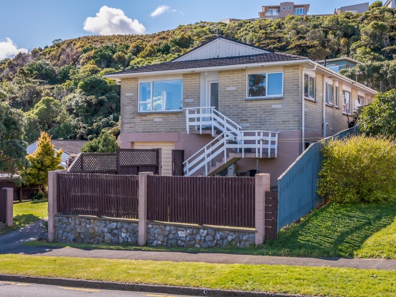 2/25 Mulberry Street, Maungaraki, Lower Hutt - Carousel 1