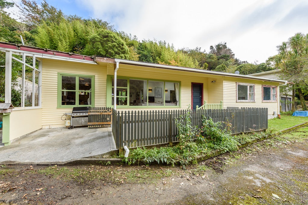 90 South Karori Road, Karori, Wellington - Carousel 1