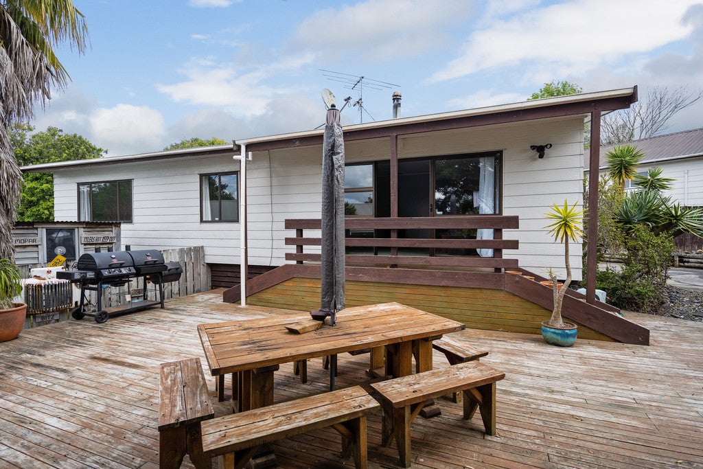 5 Macrocarpa Place, Ranui, Auckland - Carousel 1