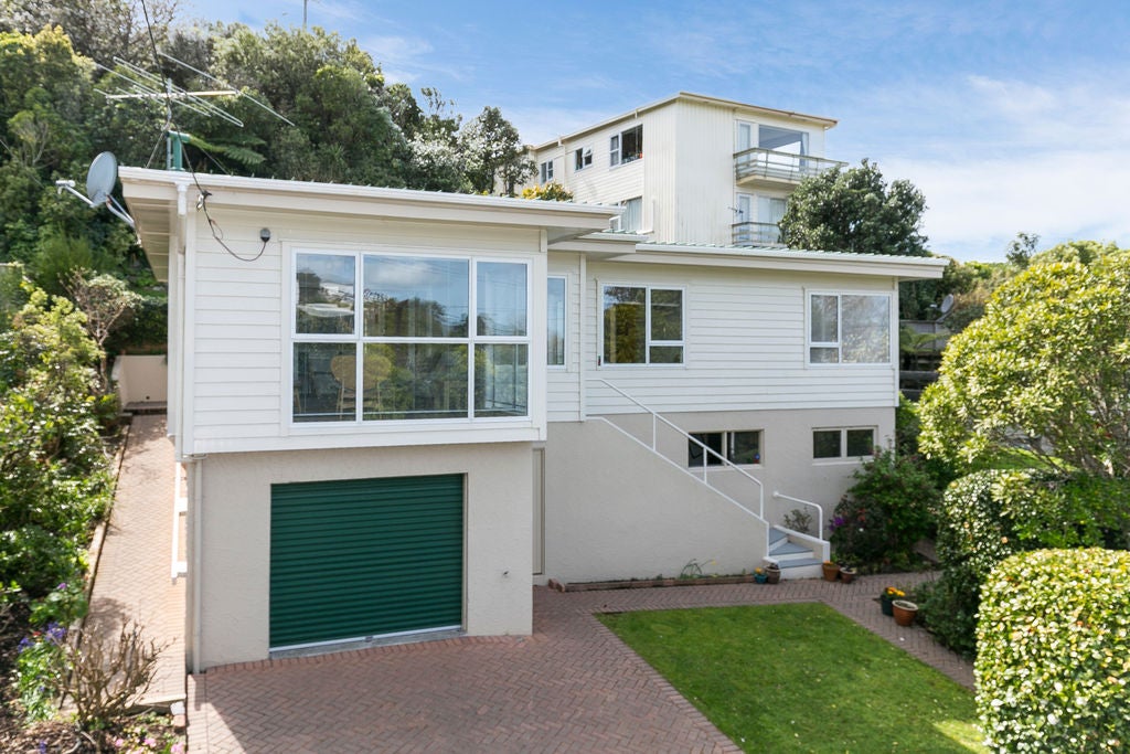 8 Bengal Street, Khandallah, Wellington - Carousel 2