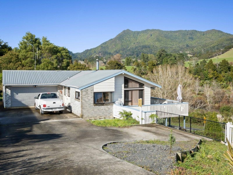 22 Woodstock Avenue, Paeroa - Carousel 1