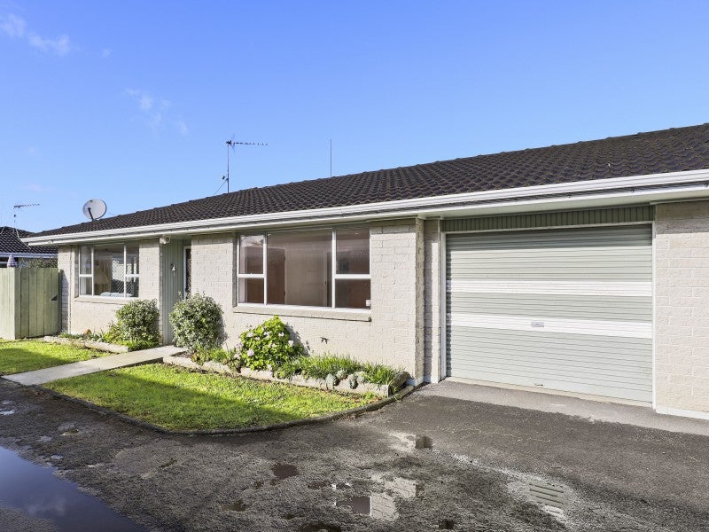 6/58 Wellington Street, Howick, Auckland - Carousel 1