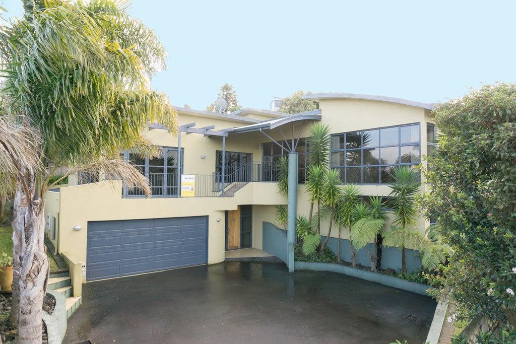 20 Munro Place, Flagstaff, Hamilton - Carousel 1