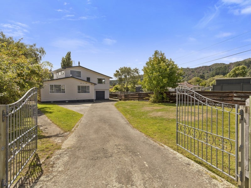 18 Raukawa Street, Stokes Valley, Lower Hutt - Carousel 17