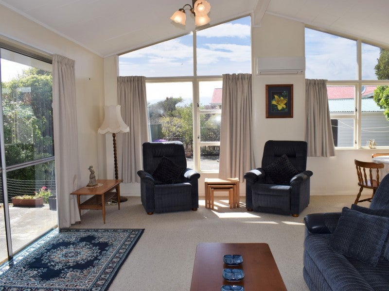 12 Mountainview Terrace, Otaki Beach, Otaki - Carousel 2
