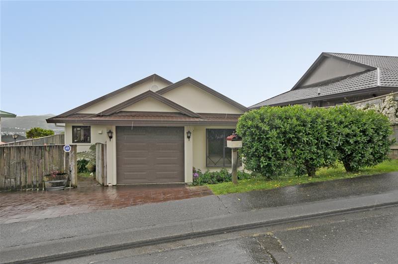 2 Sunningdale Lane, Woodridge, Wellington - Carousel 11