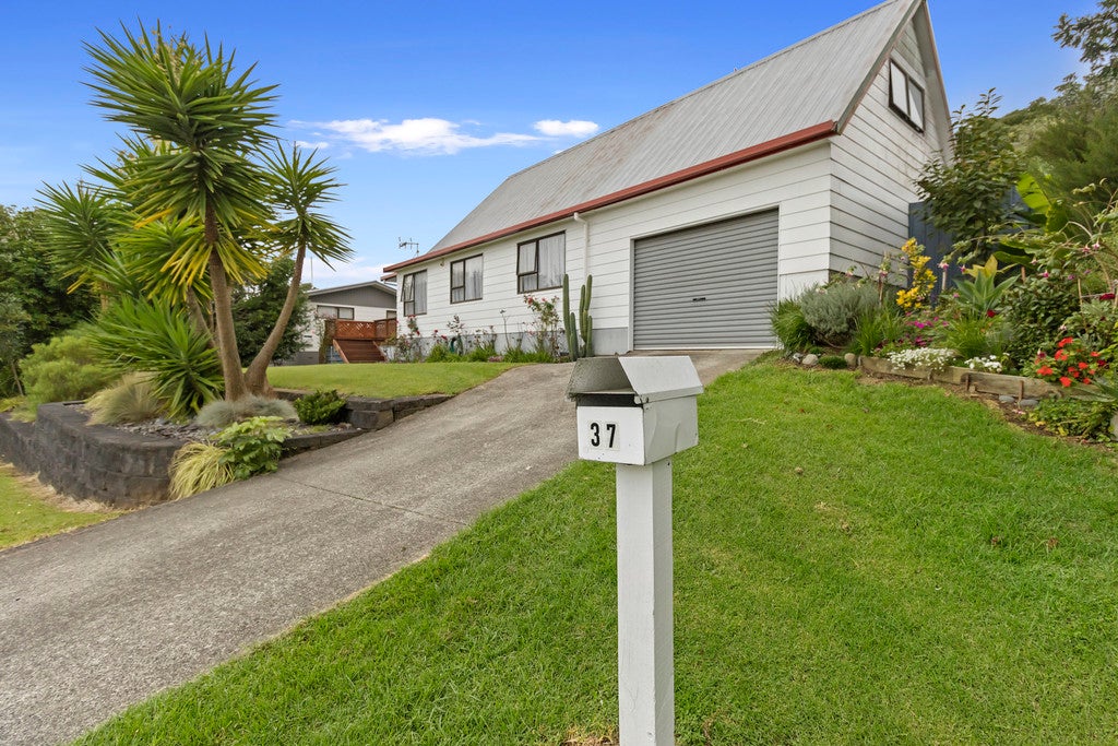 37 Blomfield Street, Nawton, Hamilton - Carousel 21
