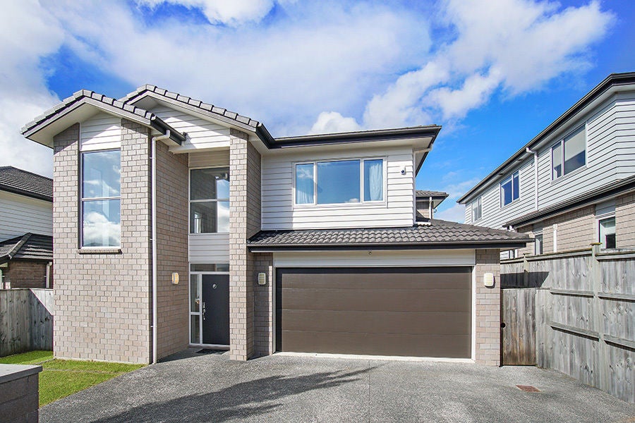 33 Arranmore Drive, Flat Bush, Auckland - Carousel 1