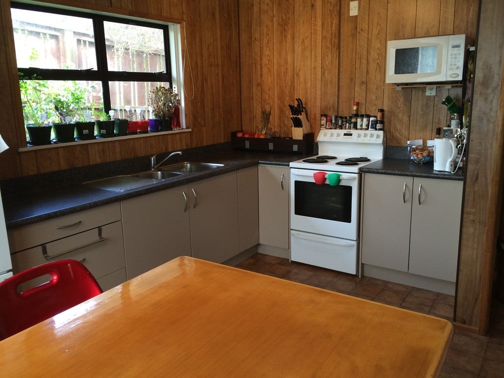 77 Arahura Crescent, Waitangirua, Porirua - Carousel 1