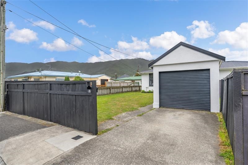 5 Dover Road, Wainuiomata, Lower Hutt - Carousel 2