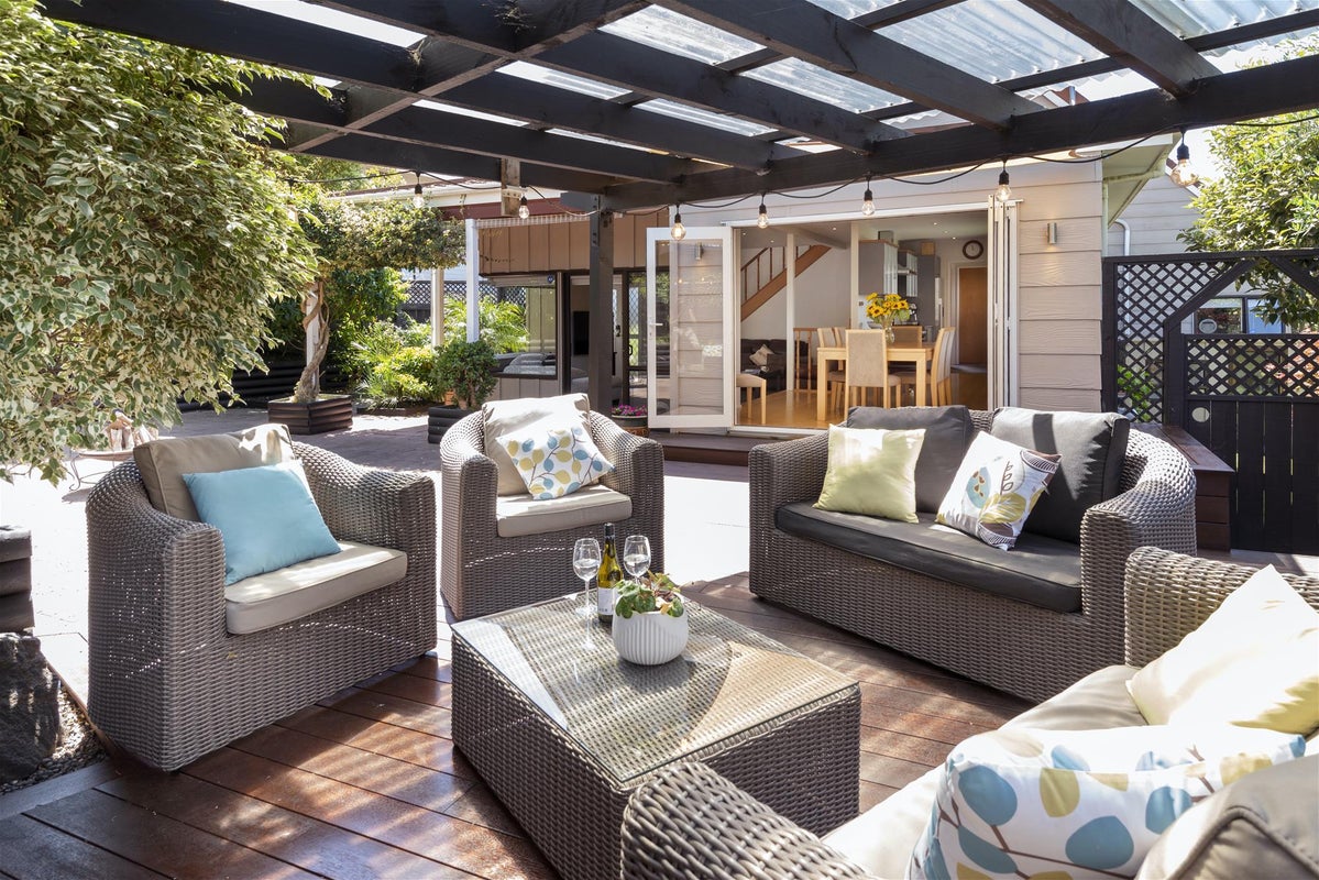 8 Thurston Place, Bucklands Beach, Auckland - Carousel 2