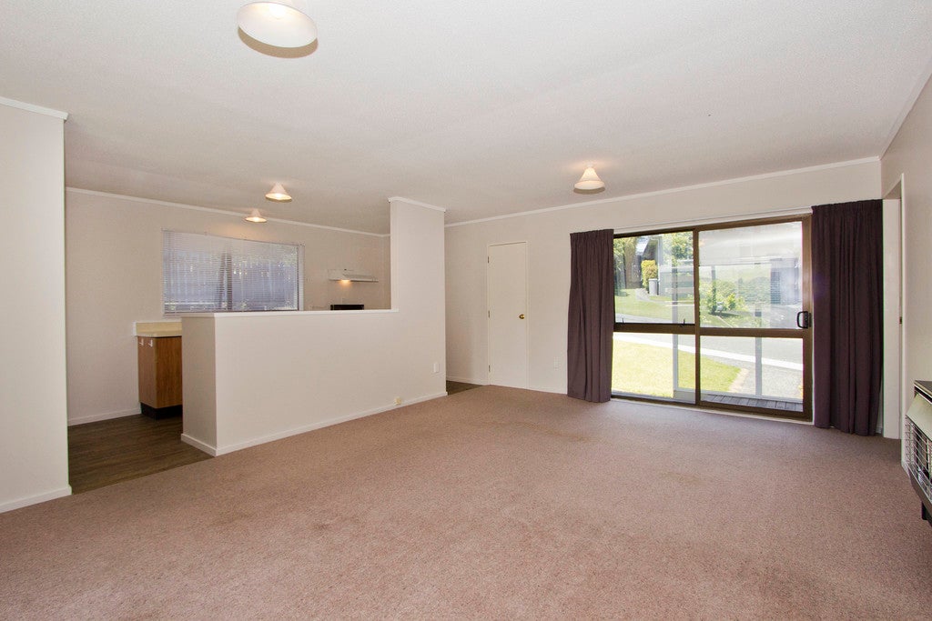 2/36 Timaru Grove, Kelson, Lower Hutt - Carousel 2