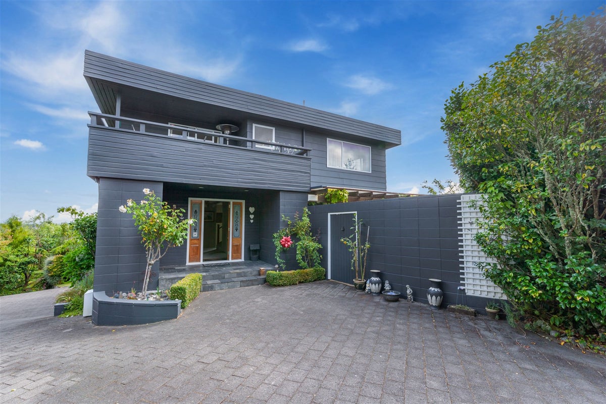 5 Armstrong Grove, Hilltop, Taupo - Carousel 1