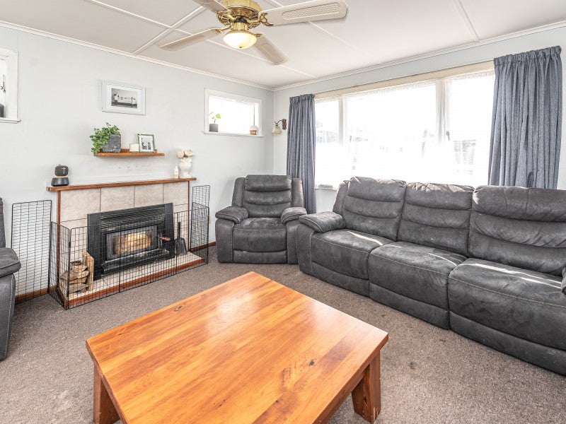 30 Field Street, Aramoho, Whanganui - Carousel 2
