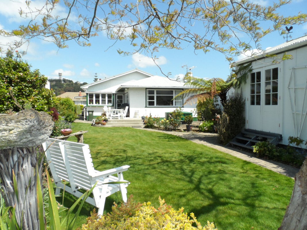 19 Wakefield Street, Whanganui East, Whanganui - Carousel 1