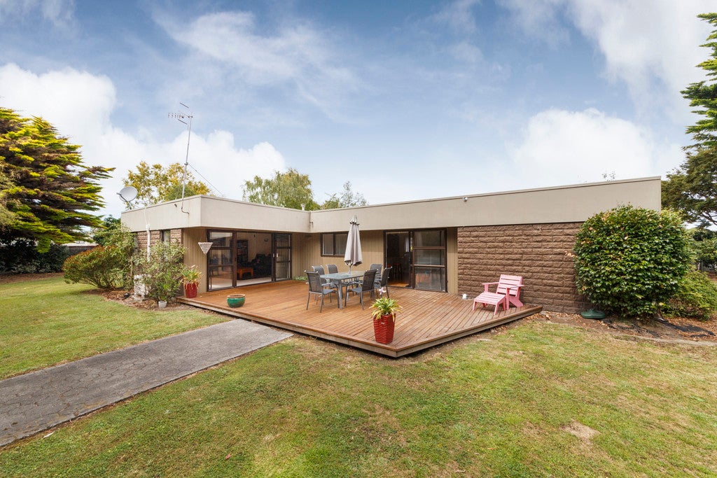 32 Humphries Place, Awapuni, Palmerston North - Carousel 19