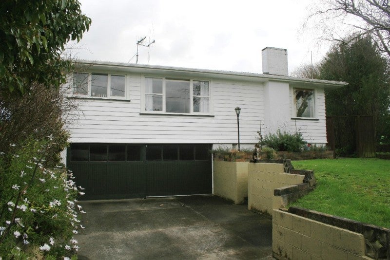 6 Leigh Place, Awapuni, Palmerston North - Carousel 1