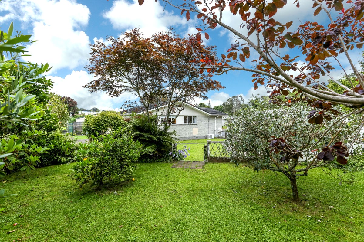 28 Vancouver Place, Marfell, New Plymouth - Carousel 2