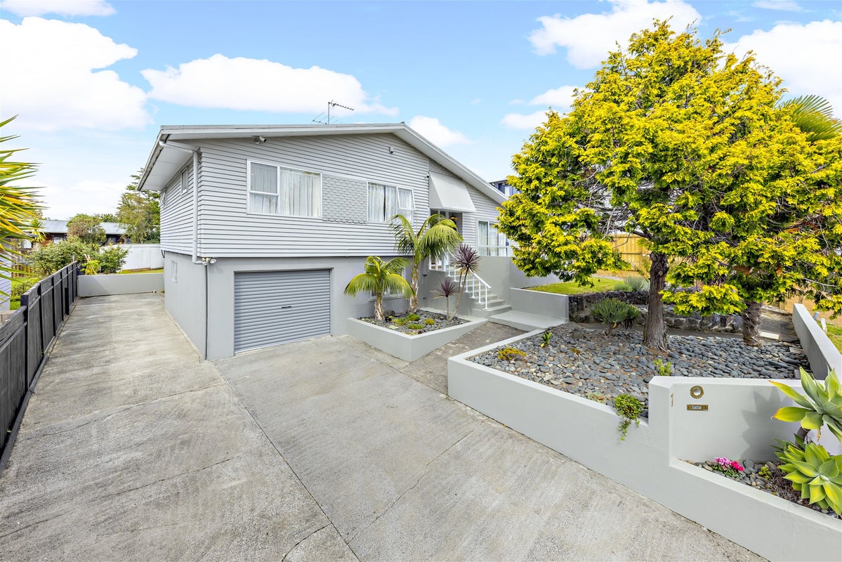 7 Beldon Place, Pakuranga Heights, Auckland - Carousel 1