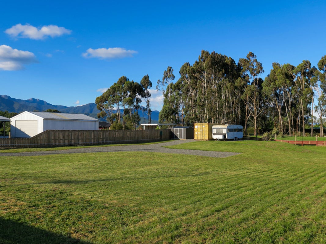 16 Morse ST, Wairau Valley, MARLBOROUGH - Carousel 5
