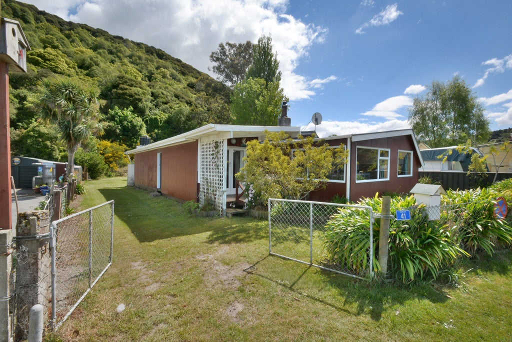 41 Riverside Road, Taieri Mouth, Brighton - Carousel 21