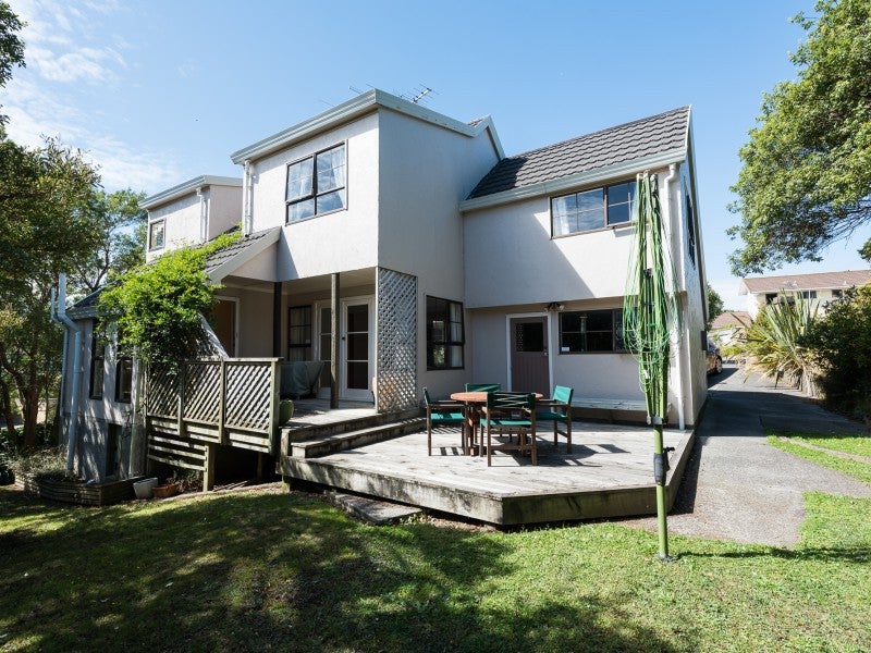 6 Abilene Crescent, Churton Park, Wellington - Carousel 1