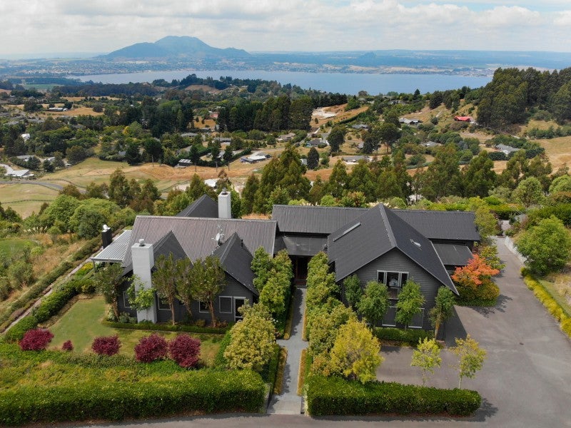 115 Highland Drive, Acacia Bay, Taupo - Carousel 1