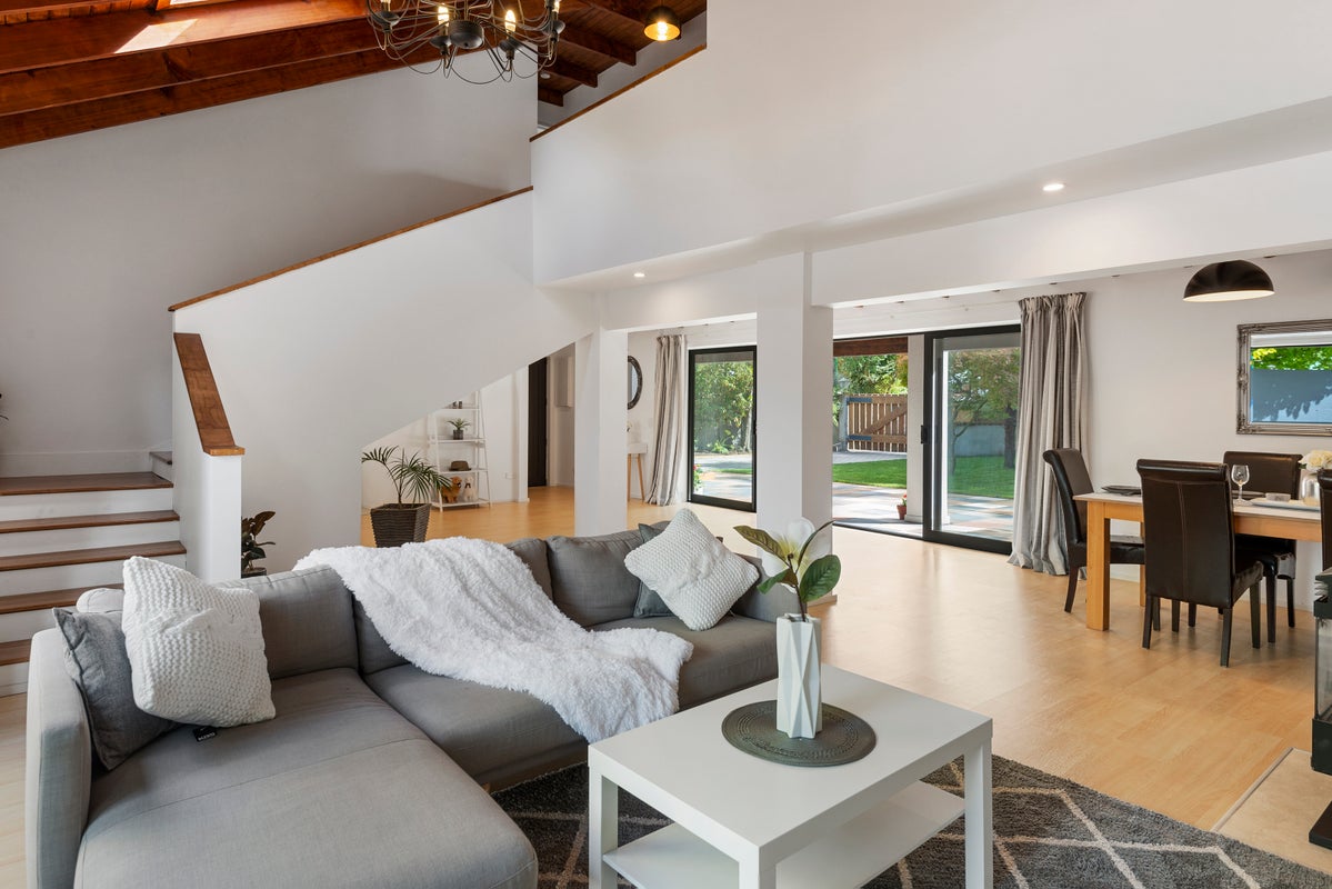 23 Derrett Place, Saint Martins, Christchurch - Carousel 2
