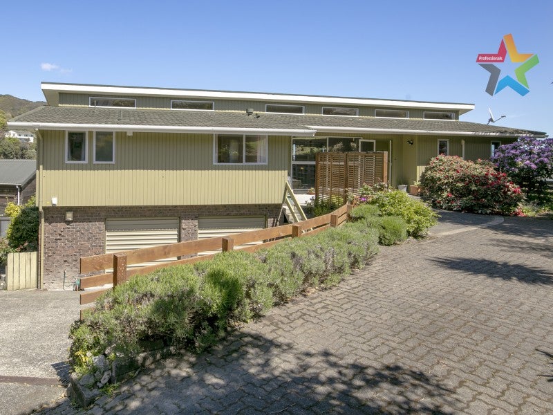 16 Summit Road, Fairfield, Lower Hutt - Carousel 1