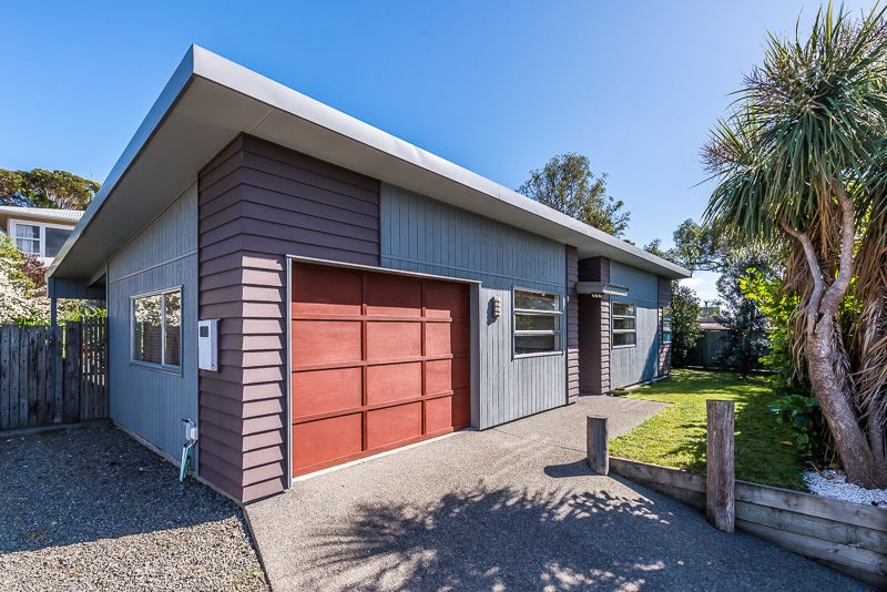 13A Weggery Drive, Waikanae Beach, Waikanae - Carousel 2