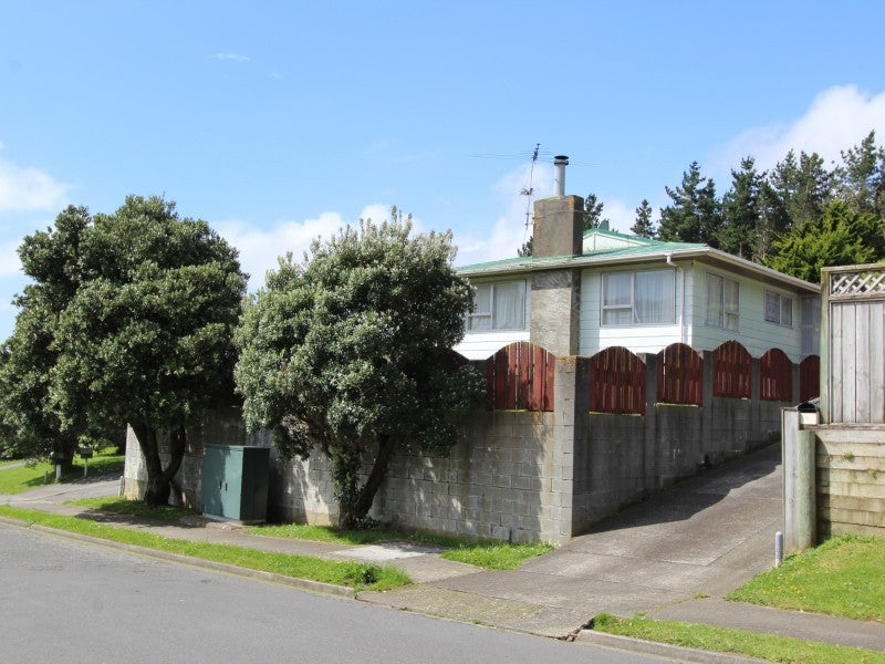 14 Apple Terrace, Ranui, Porirua - Carousel 1