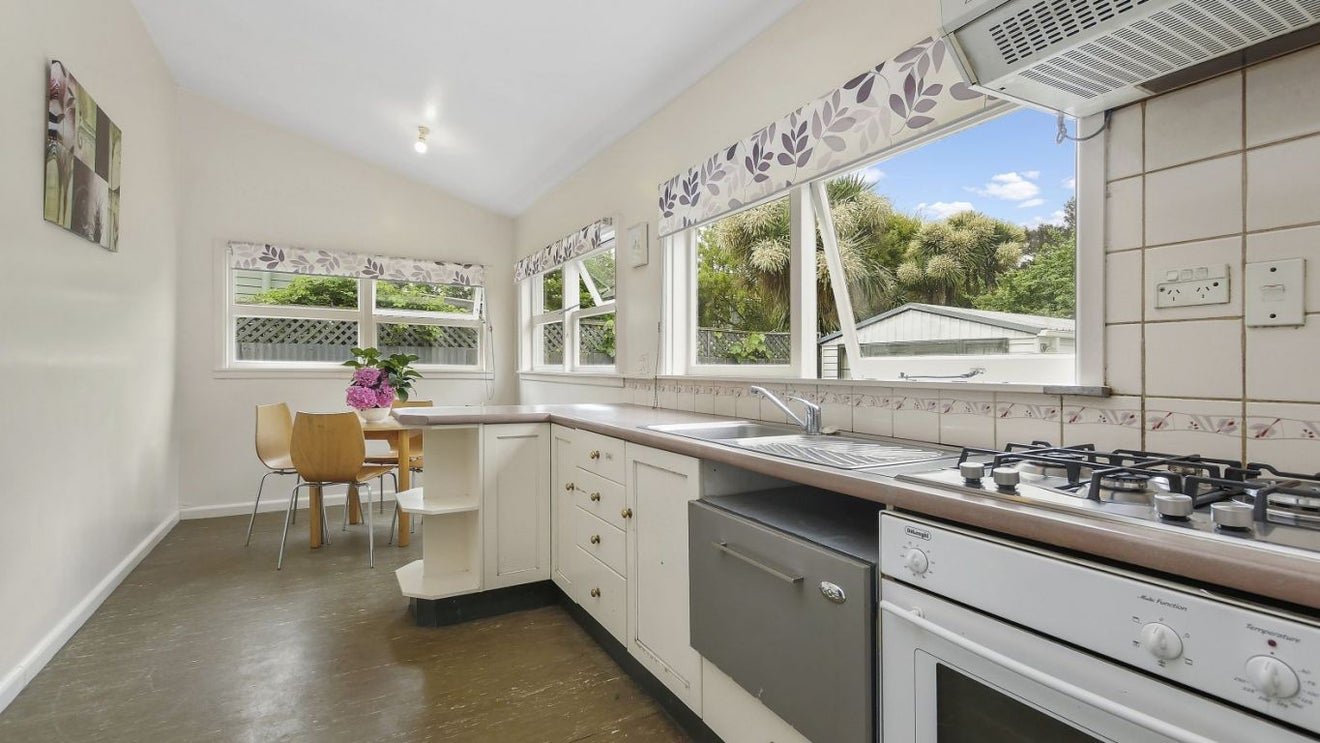 28 Fairfield Avenue, Addington, Christchurch - Carousel 2