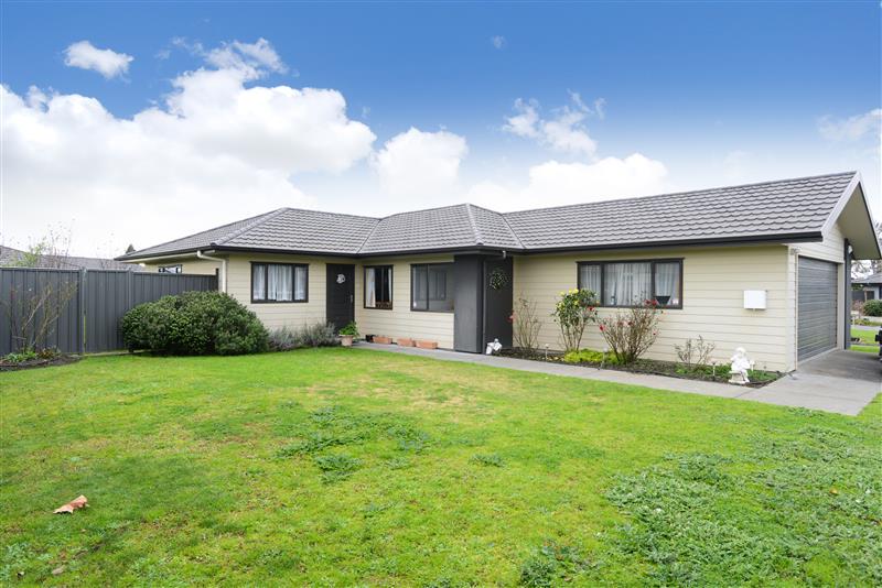 7 Chatham Mews, Flaxmere, Hastings - Carousel 1