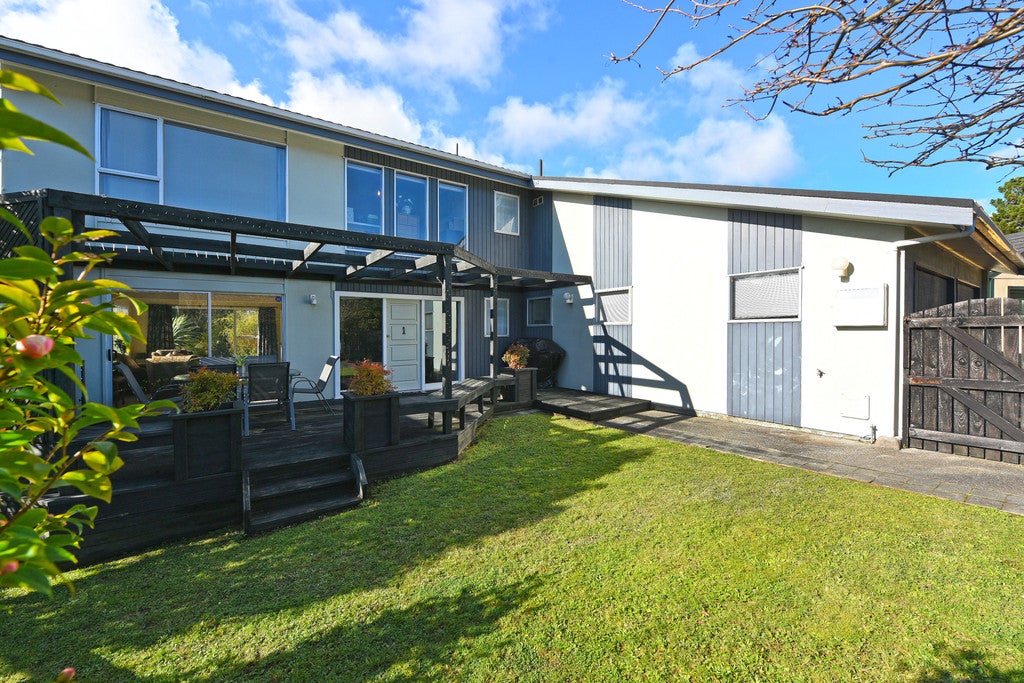 17 Bowline Place, Whitby, Porirua - Carousel 2