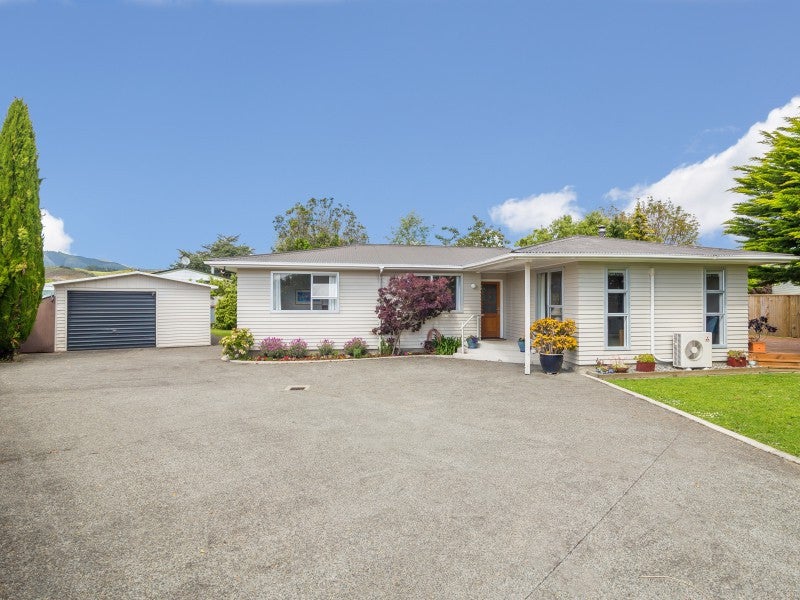 21 Omaha Grove, Totara Park, Upper Hutt - Carousel 2