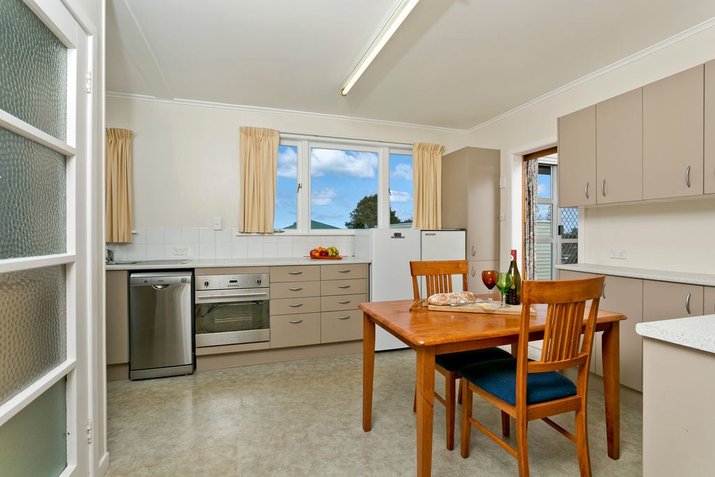 146 Birkdale Road, Birkdale, Auckland - Carousel 2