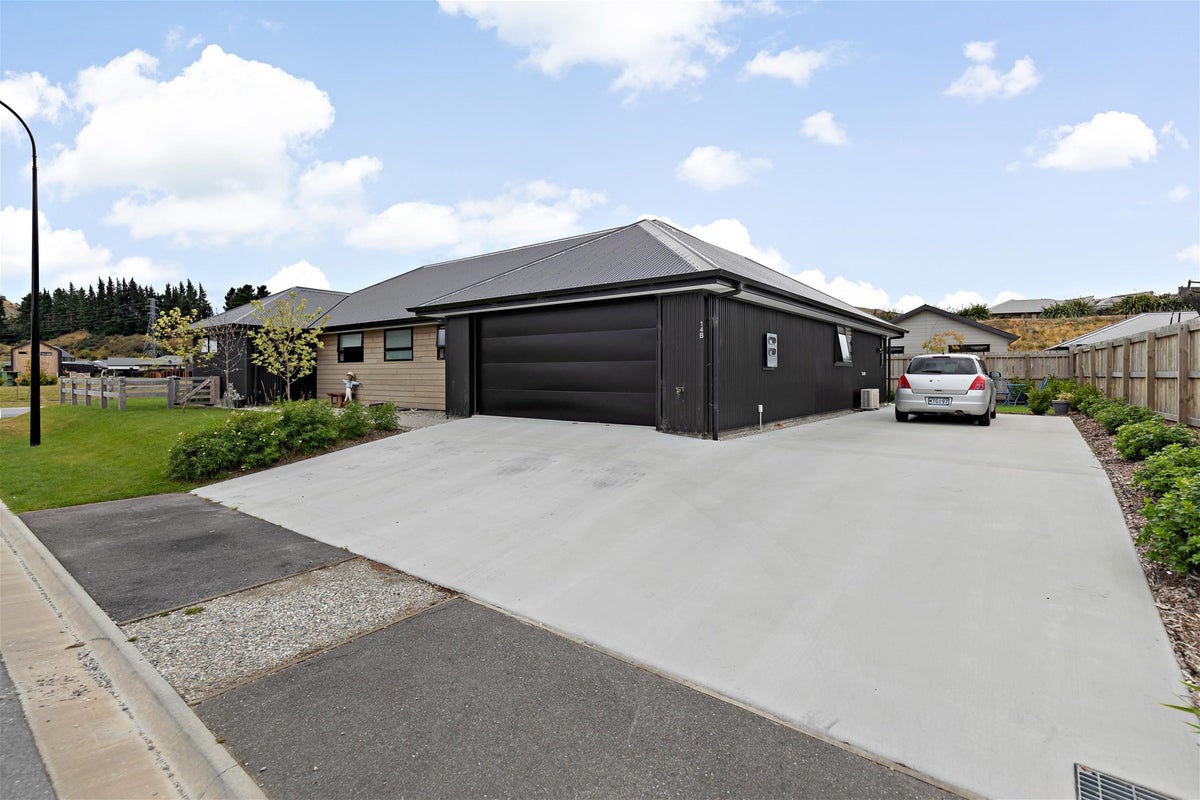 14 Chadlington Way, Lower Shotover, Queenstown - Carousel 1