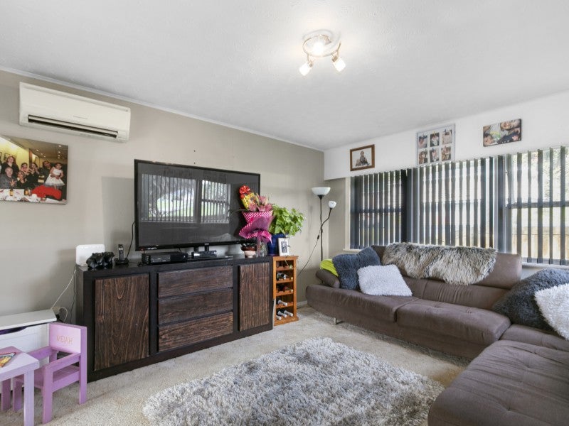 13 Main Road, Wainuiomata, Lower Hutt - Carousel 2