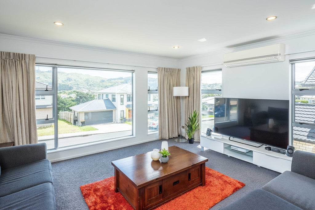 15 Cresswell Place, Johnsonville, Wellington - Carousel 2