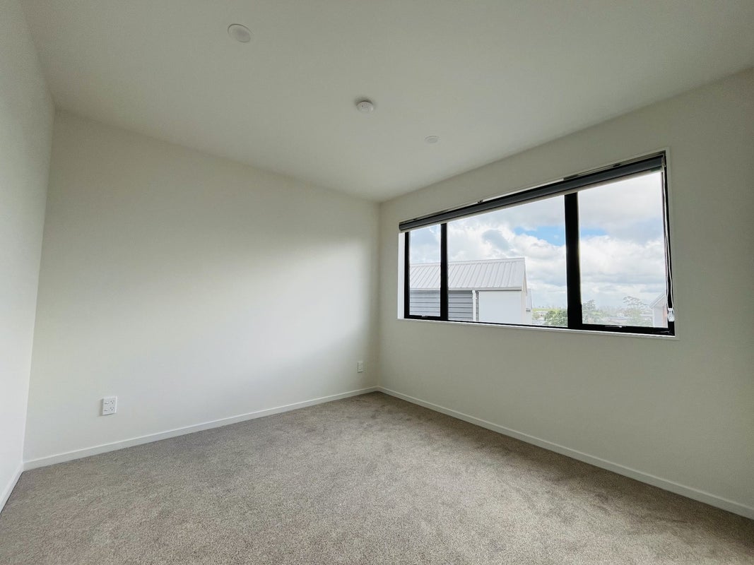 6/6 Woodhouse Place, West Harbour, Auckland - Carousel 2